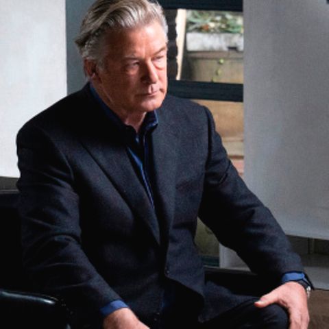 Alec Baldwin während des ABC-News-Interviews mit George Stephanopoulos, Co-Moderator von "Good Morning America"
