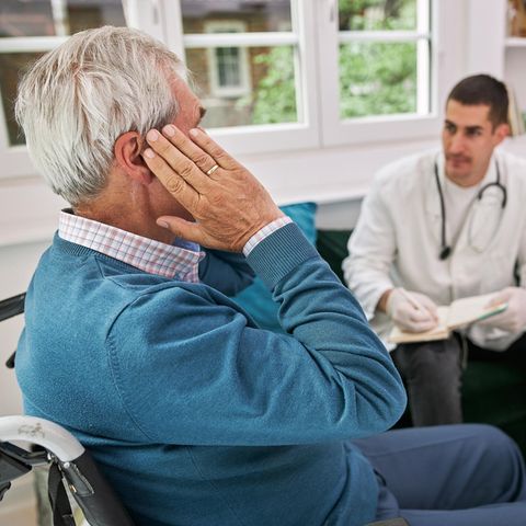 Patient mit Ohrenschmerzen