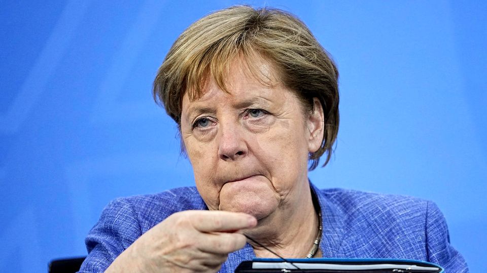 Kontaktbeschränkungen für Ungeimpfte, 2G im Einzelhandel: Merkel, Scholz und Co. erklären die neuen Corona-Regeln Kontaktbeschränkungen für Ungeimpfte, 2G im Einzelhandel: Merkel, Scholz und Co. erklären die neuen Corona-Regeln