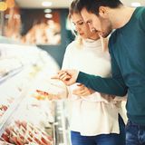 Fleisch und Wurst landen etwas weiter hinten: Erst auf Platz 15 kommt mit Hackfleisch das erste Fleischprodukt.