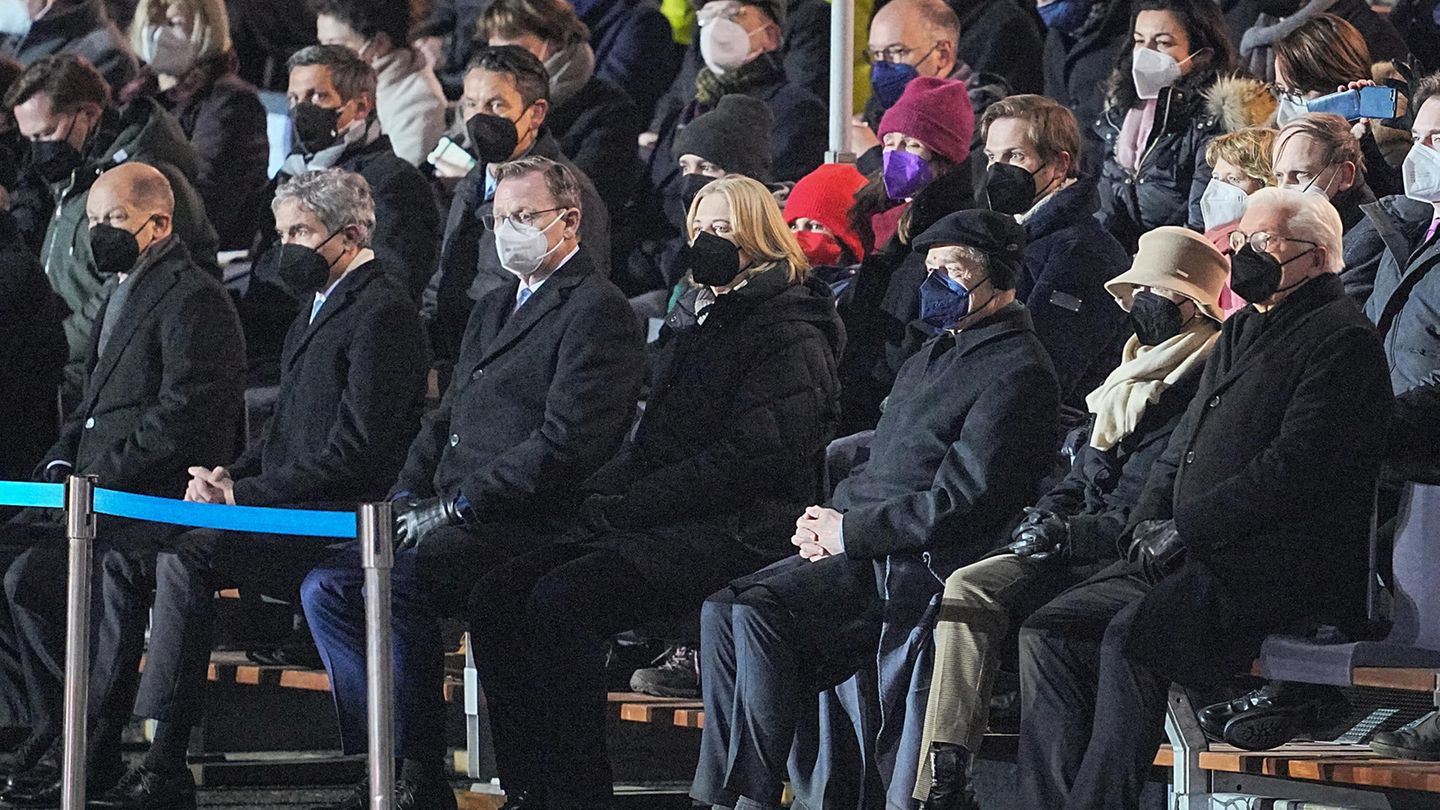 Gäste mit Maske Gäste mit Maske