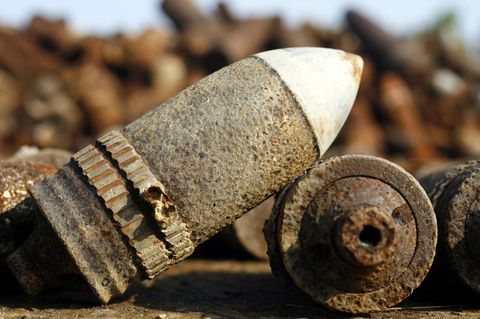 Inklusive Entschärfungskommando: "Gestolpert": Brite bekommt Panzergranate aus dem Zweiten Weltkrieg aus Po entfernt
