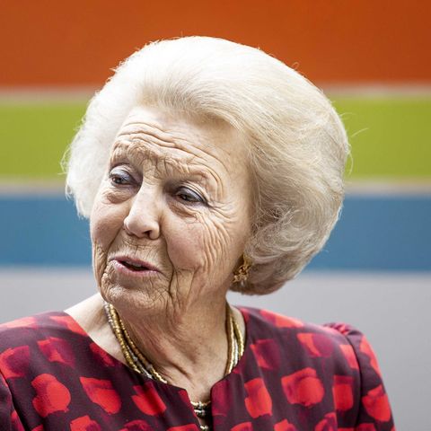 Die Mutter des niederländischen Königs, Prinzessin Beatrix, ist positiv auf das Coronavirus getestet worden