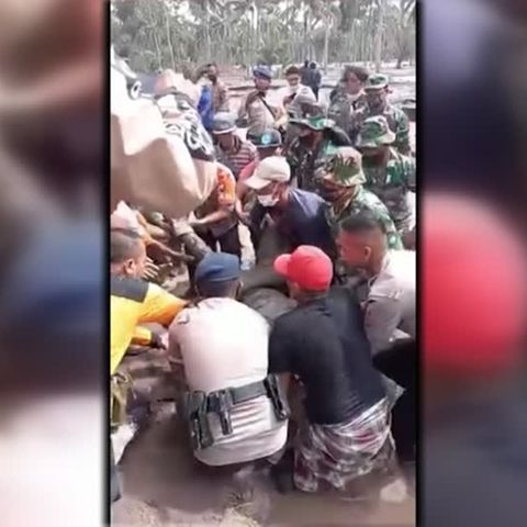 Video: Viele Tote nach Vulkan-Ausbruch auf Java