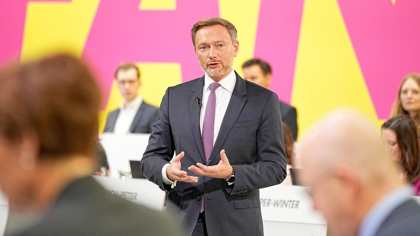 Christian Lindner, Parteivorsitzender der FDP, spricht beim Parteitag der FDP