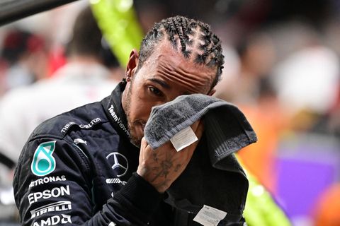 Dass sein Sieg beim GP von Saudi-Arabien harte Arbeit war, sah man Lewis Hamilton nach dem Rennen an