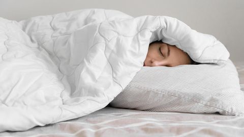 Atemregulierung: Schlafprobleme wegatmen: Die Übung, auf die Yogis schwören
