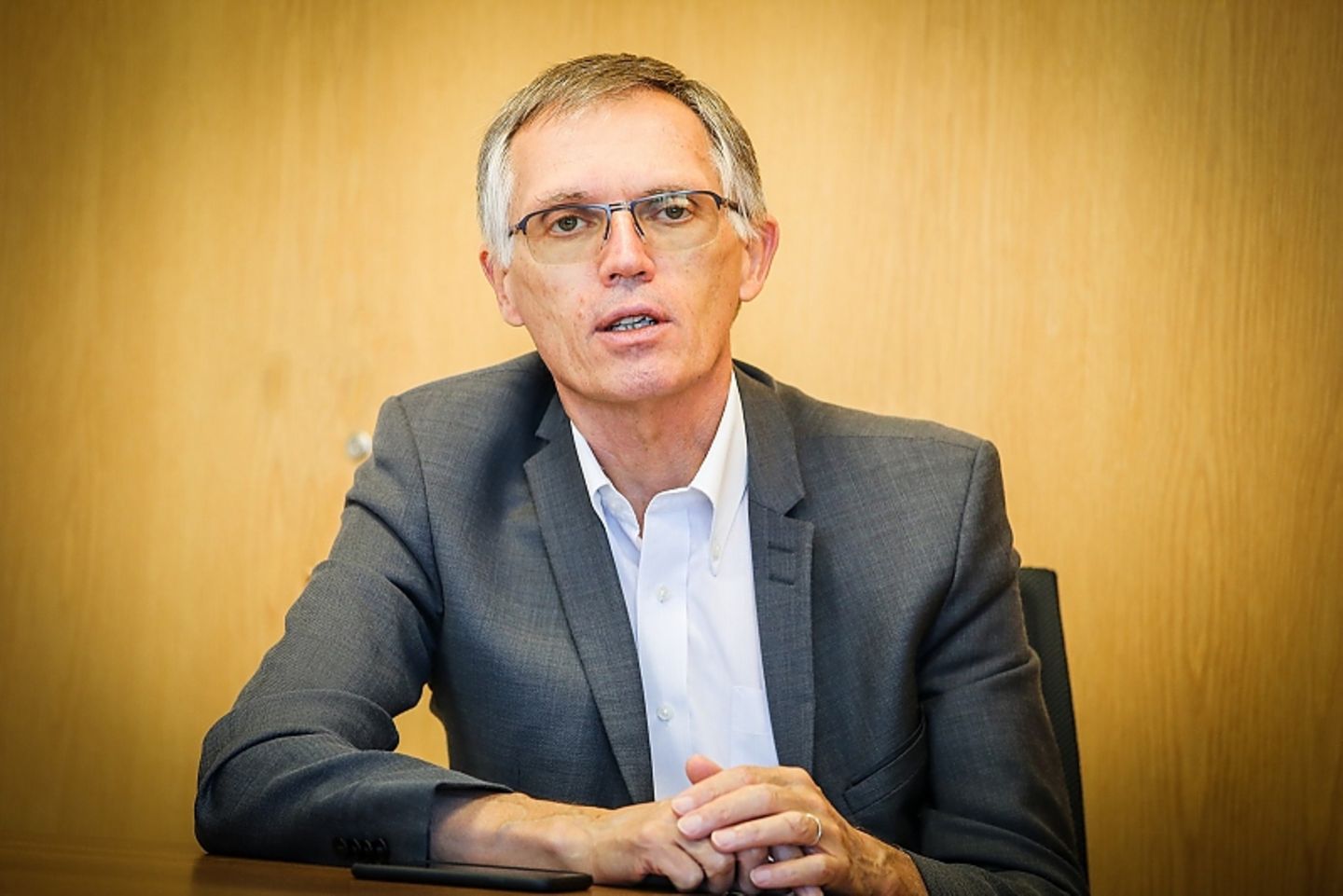 Stellantis-Chef Carlos Tavares sagt "No" zum vorzeitigen Aus des Verbrennungsmotor