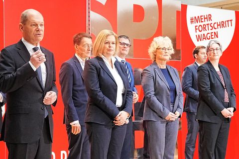 Kommender Kanzler Olaf Scholz mit den künftigen SPD-Minister