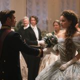 Denn Kaiser Franz Joseph I. entscheidet sich für Herzogin Elisabeth in Bayern, die jüngere Schwester von Herzogin Helene. Jannik Schümann spielt den Regenten deutlich gefühlskälter als dereinst Karlheinz Böhm. Mit dem braven Kaiser aus den Fünfzigern hat der neue Franz Joseph wenig gemein. Von Sisis Vater wird er als "kleiner Bub" und "kranker Monarch" verspottet. Er vergnügt sich in Bordellen, ist bisweilen aufbrausend oder gar brutal und verrennt sich in politischen Ränkespielen. In den neuen Folgen geht es deutlich freizügiger zu und auch geschichtliche Hintergründe wie etwa die Revolution in Ungarn, der Kampf gegen Napoleon III. oder das Bündnis mit dem russischen Zaren Nikolaus I. werden häufiger thematisiert.