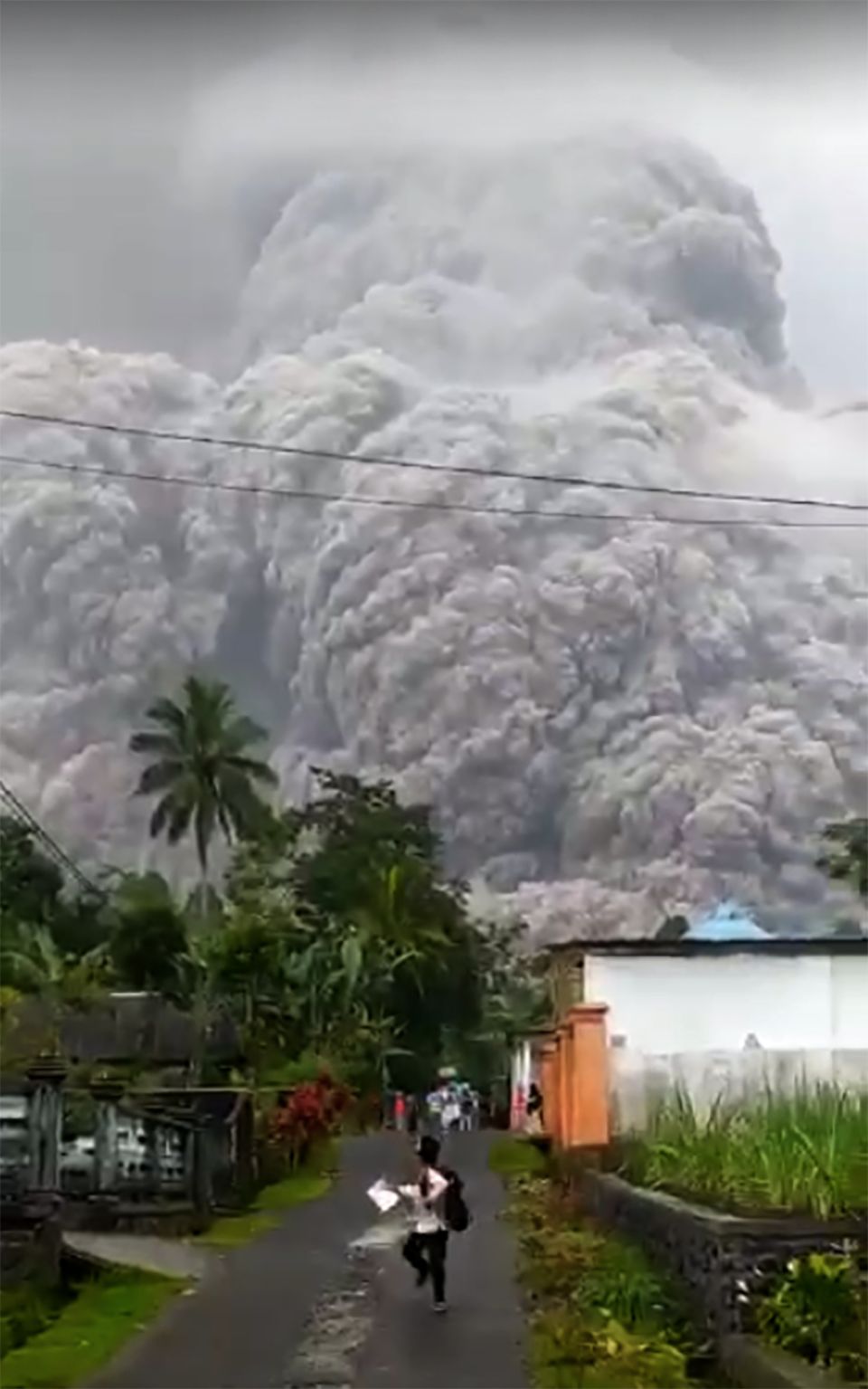  Vulkan  Semeru  auf Java ersch tternde Bilder aus dem 