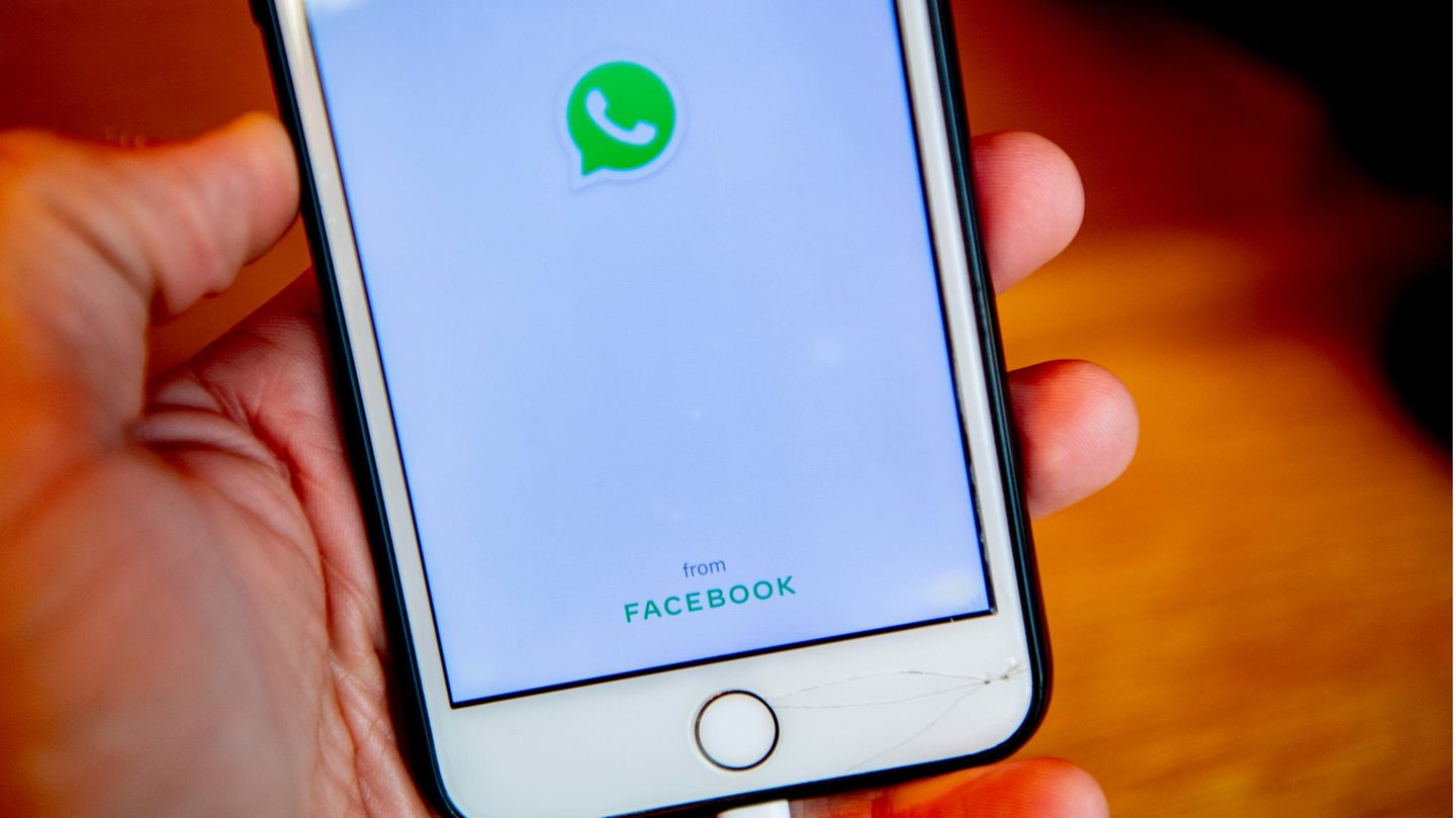 Jahresrückblick: Die Top Ten der Warum-Fragen:Warum geht Whatsapp nicht?Warum trägt Rüdiger eine Maske?Warum ist Dieter Bohlen nicht mehr bei DSDS?Warum geht Roblox nicht?Warum ist der Himmel gelb?Warum ist Benzin so teuer?Warum steigen die Corona-Zahlen?Warum funktioniert Instagram nicht?Warum ist der Wendler nicht mehr bei DSDS?Warum fressen Hunde Gras? Die Top Ten der Warum-Fragen:Warum geht Whatsapp nicht?Warum trägt Rüdiger eine Maske?Warum ist Dieter Bohlen nicht mehr bei DSDS?Warum geht Roblox nicht?Warum ist der Himmel gelb?Warum ist Benzin so teuer?Warum steigen die Corona-Zahlen?Warum funktioniert Instagram nicht?Warum ist der Wendler nicht mehr bei DSDS?Warum fressen Hunde Gras?