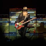 Der Bassist Joe Michael Hill, alias Dusty Hill, von ZZ Top