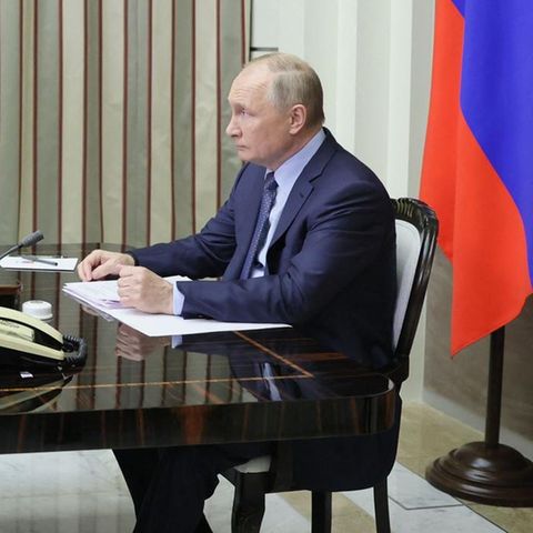 Wladimir Putin und Joe Biden im im Gespräch per Videoschalte