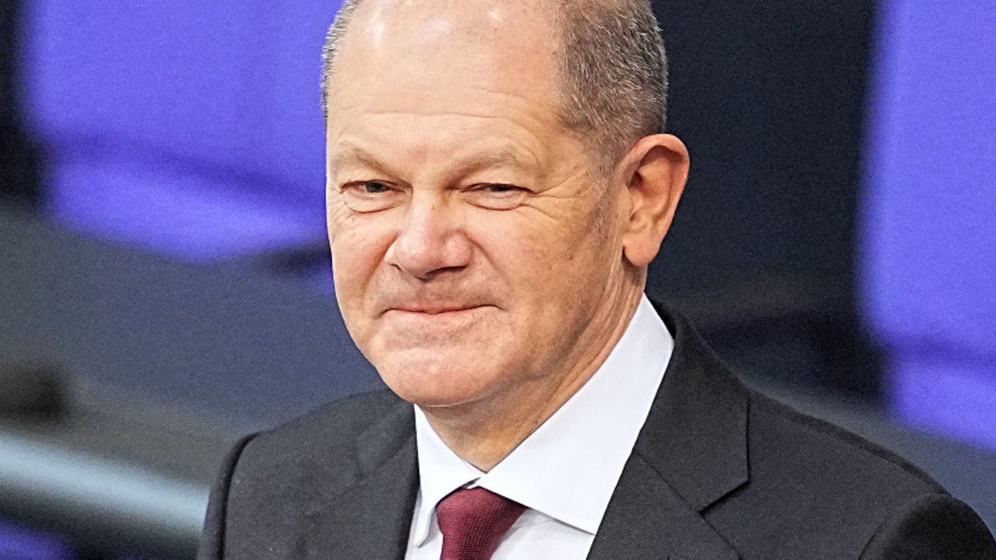 Der frischgewählte Bundeskanzler Olaf Scholz lächelt