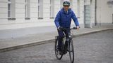 Cem Özdemir auf dem Fahrrad