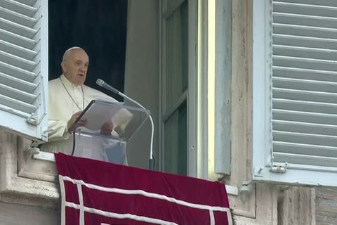 Video: Papst mahnt vor Gleichgültigkeit gegenüber Migranten