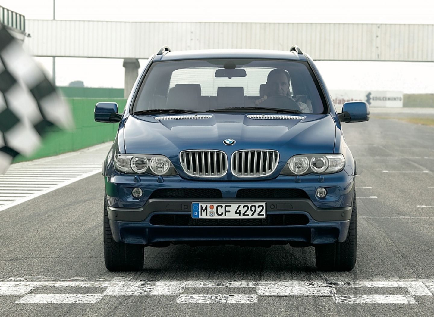 BMW X5 4.8is / E53