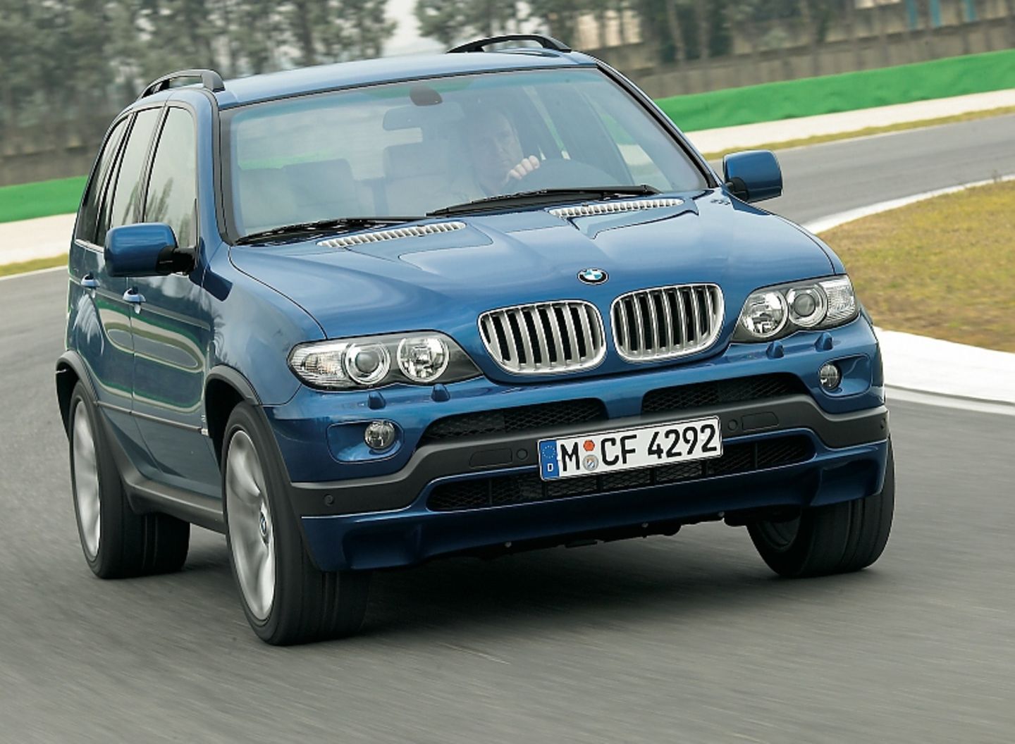 BMW X5 4.8is / E53