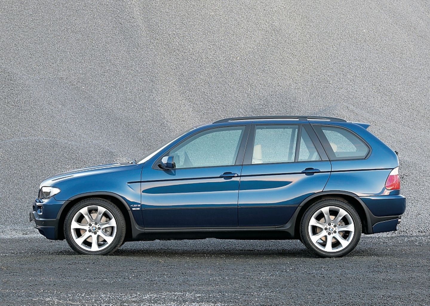 BMW X5 4.8is / E53