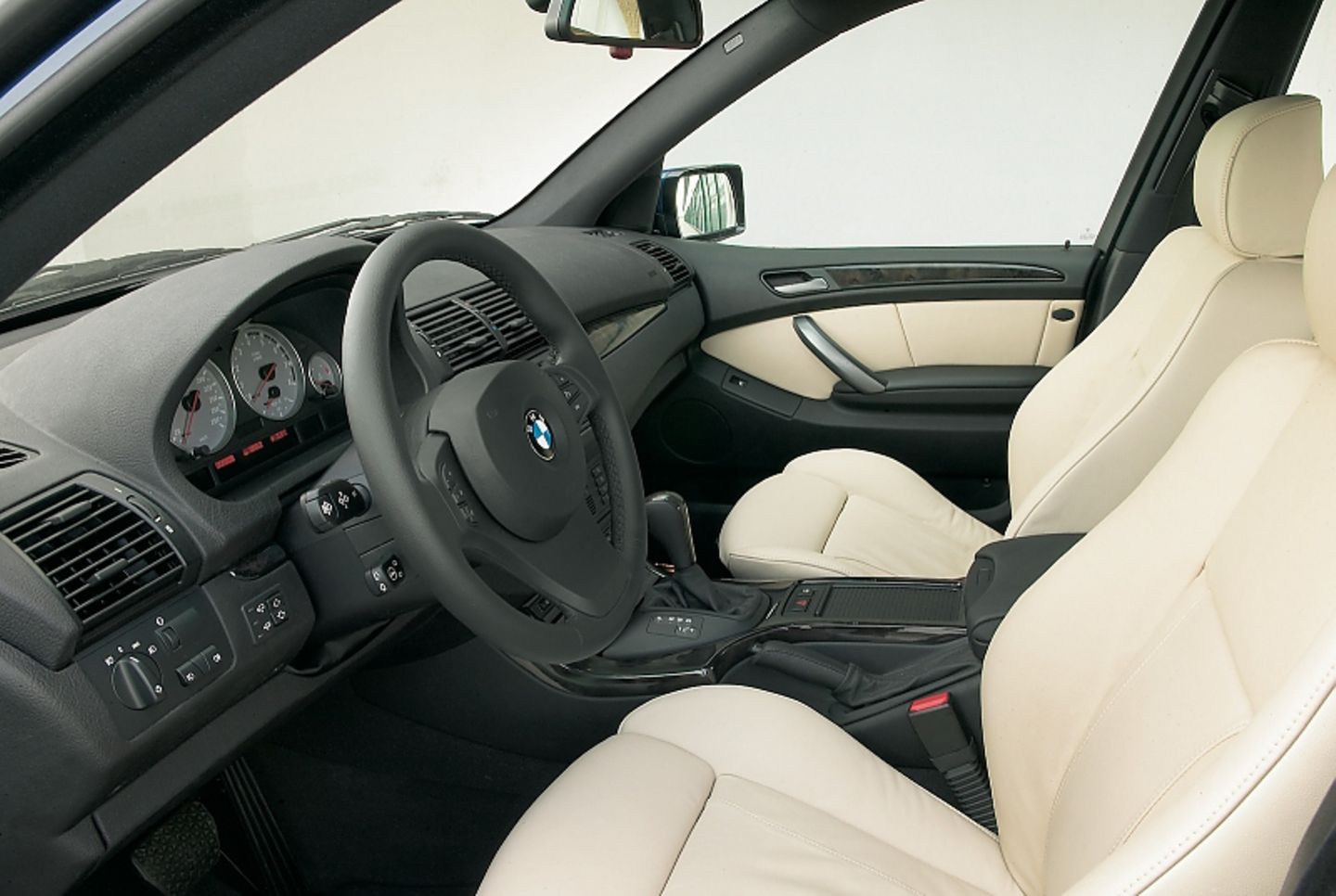 BMW X5 4.8is / E53