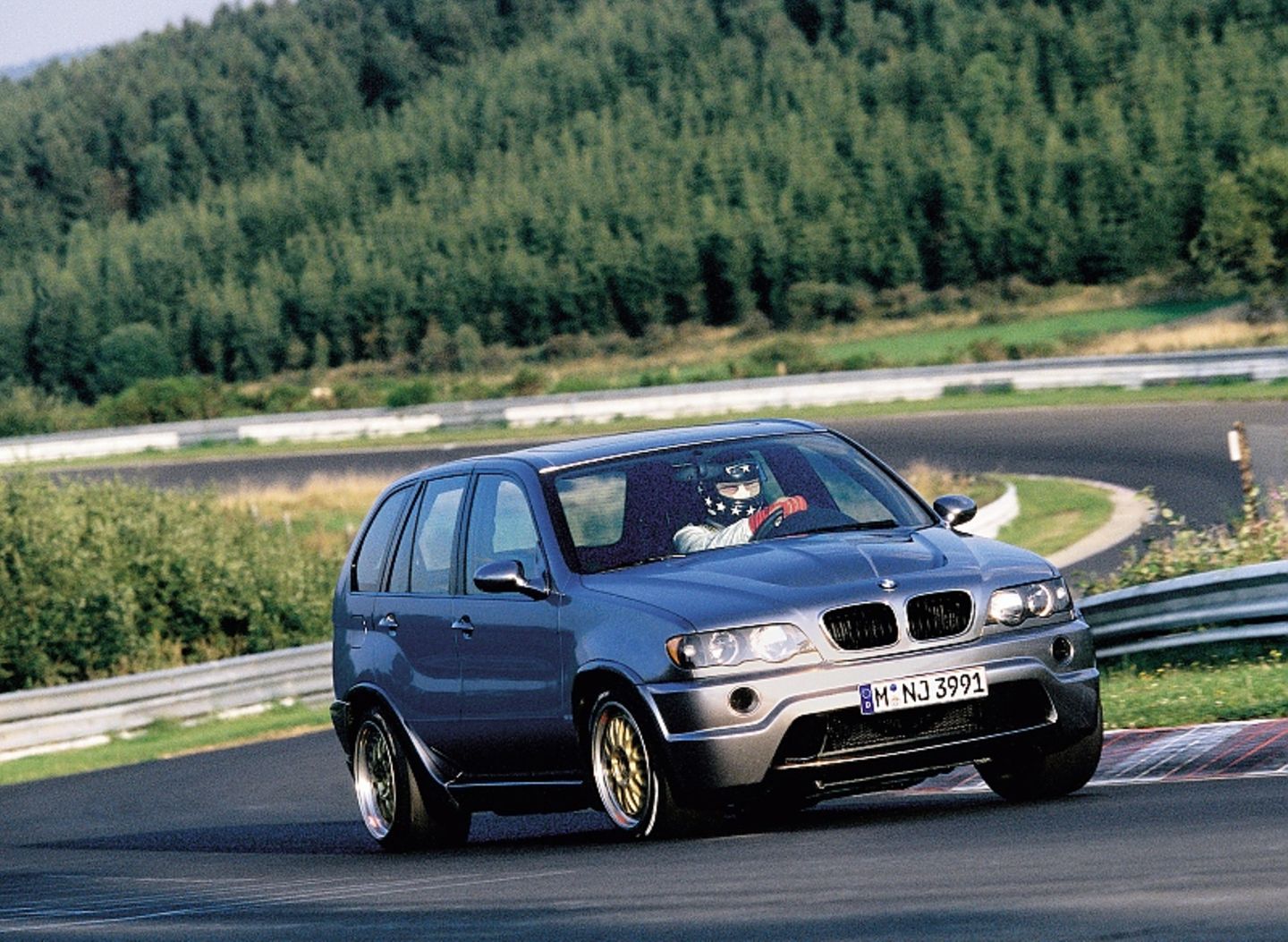 BMW X5 4.8is / E53
