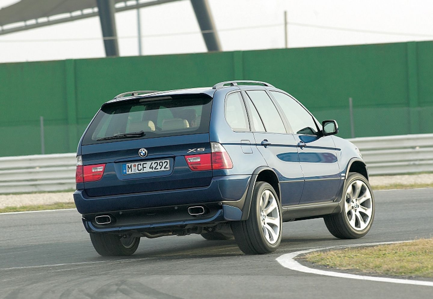 BMW X5 4.8is / E53