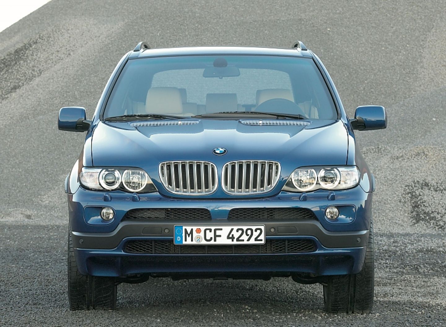 BMW X5 4.8is / E53