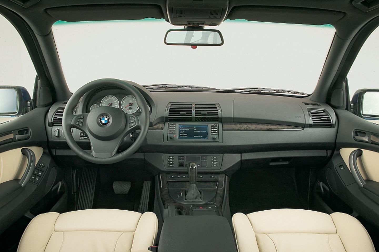 BMW X5 4.8is / E53