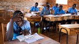Jeremiah Mbai in seiner Klasse in der Secondary School von Kinakoni
