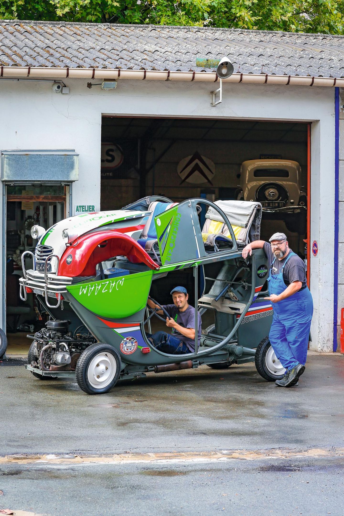 Jehef & Gab 1964 Wazaam  Als ich meinen ersten 2 CV zerlegte, fühlte ich in meinem tiefsten Inneren, dass ich mit ihm im Einklang war.