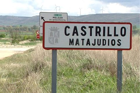 Das alte Ortsschild zeigt den Namen "Castrillo Matajudios"