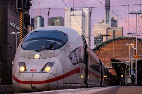 ICE im Frankfurter Hauptbahnhof