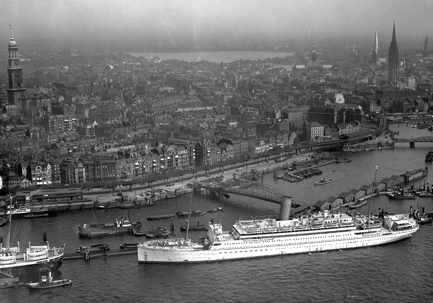 Hamburg in Luftaufnahmen von 1930