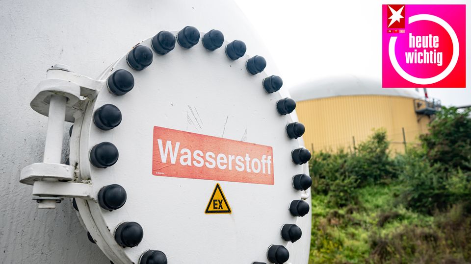 Ein Wasserstoff-Tank steht im Enertrag-Hybridkraftwerk in Brandenburg