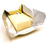Butter in einer geöffneten Packung