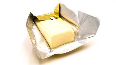 Butter in einer geöffneten Packung