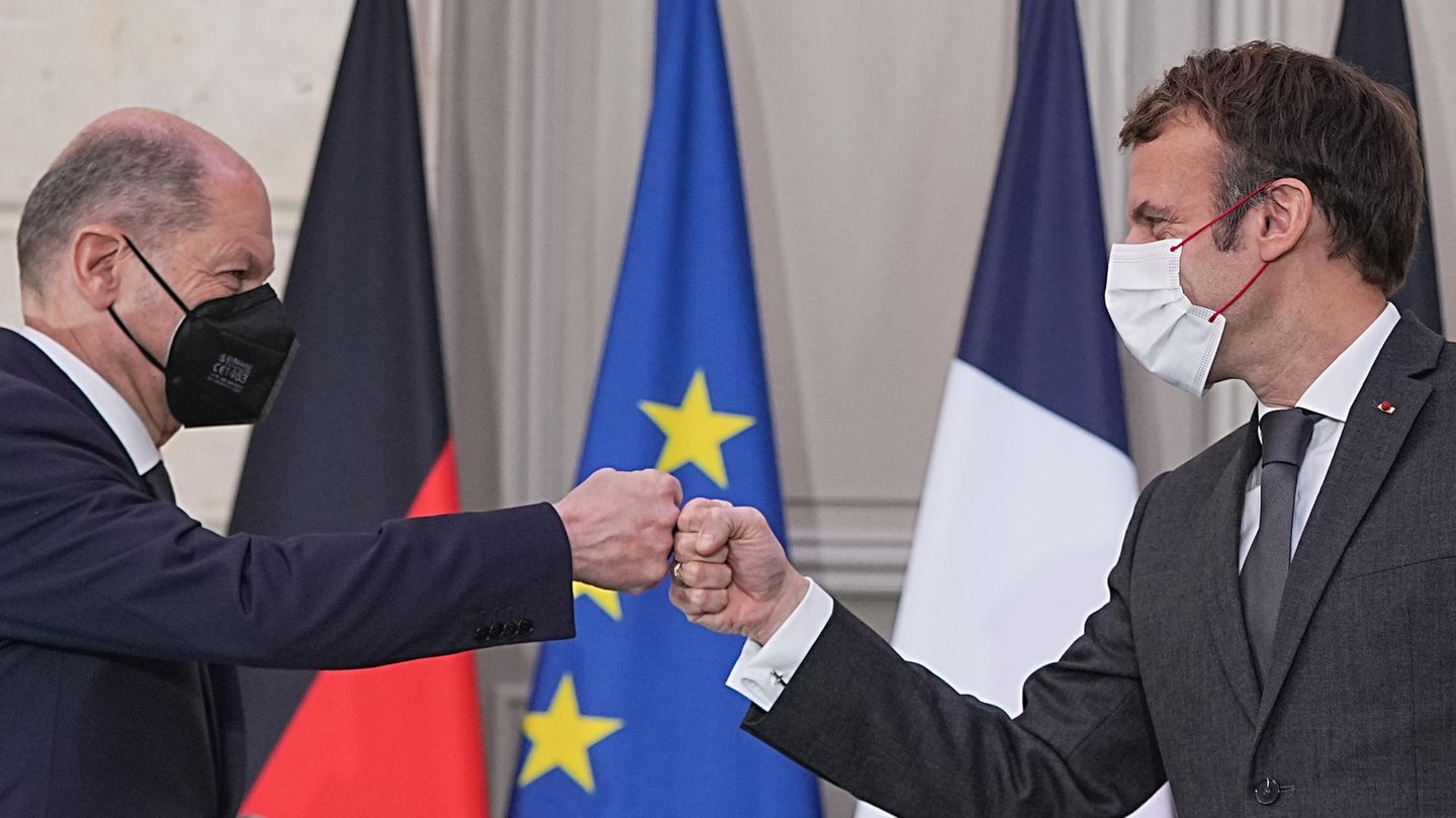Olaf Scholz travels to France for an inaugural visit