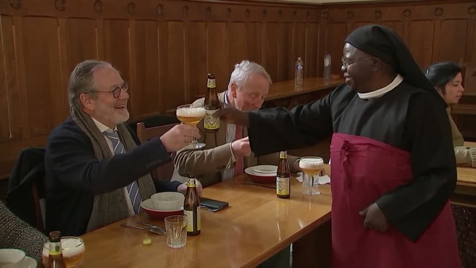 Video: Zum Wohle, Schwestern! Video: Zum Wohle, Schwestern!