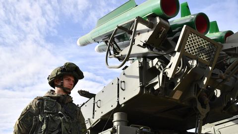 Ein Buk-Luftabwehrsystem bei einer Ausstellung. Ähnliche Waffen verlegt Russland jetzt offenbar an die Grenze zu Ukraine. 