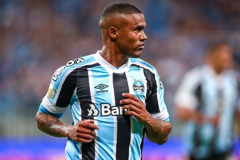 Douglas Costa Grêmio Atlético-MG Brasileirão 09 12 2021