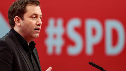 Lars Klingbeil redet auf dem SPD-Parteitag