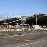 Zurück nach Mayfield: Diese Trümmerlandschaft war mal das Futtermittelgeschäft der Stadt.