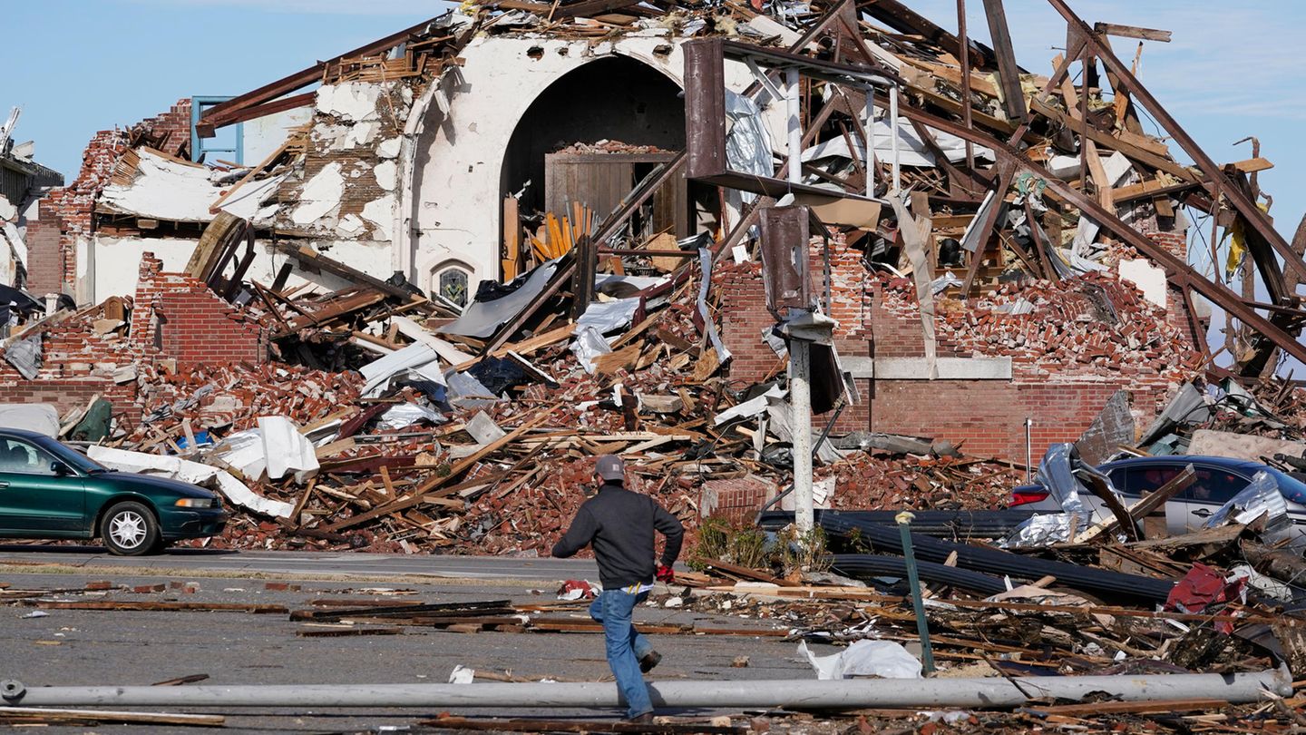 Die zahlreichen Tornados haben in Kentucky über 200 Meilen (320 Kilometer) hinweg eine Schneise der Verwüstung hinterlassen