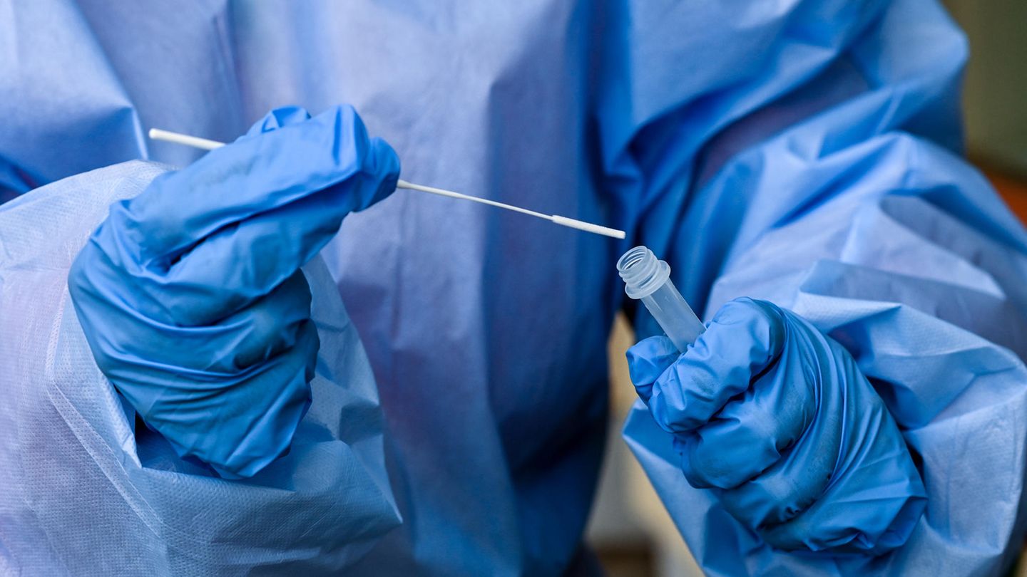 Corona incidence drops below 400 for the first time in weeks