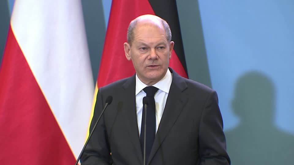 Video: Scholz:  "Wir beobachten die Truppenbewegungen entlang der ukrainischen Grenze mit großer Sorge."