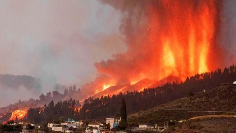 Vulkan-Ausbruch auf den Kanaren: Das "Wunder-Haus" von La Palma bleibt trotz Lavastrom einfach stehen