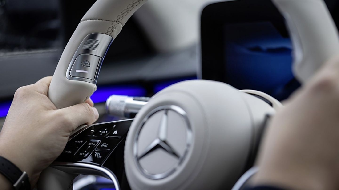 Mercedes Drive Pilot