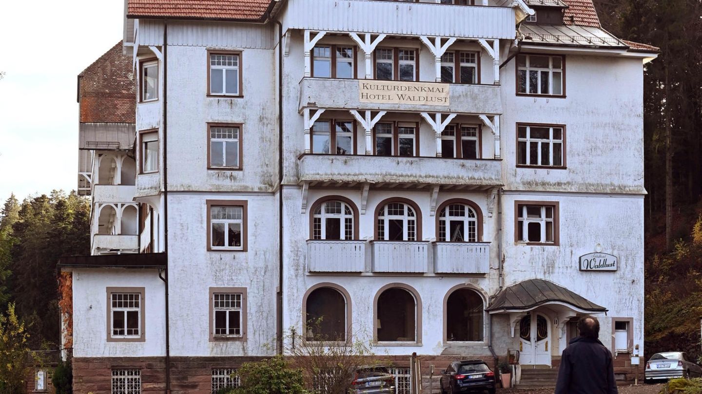 Von außen macht das Hotel immer noch eine gute Figur.