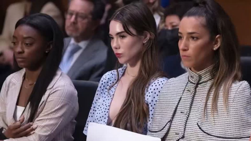 Teamarzt Larry Nassar: US-Turnerinnen um Simone Biles: Missbrauchsopfer werden mit hohem Millionenbetrag entschädigt Teamarzt Larry Nassar: US-Turnerinnen um Simone Biles: Missbrauchsopfer werden mit hohem Millionenbetrag entschädigt